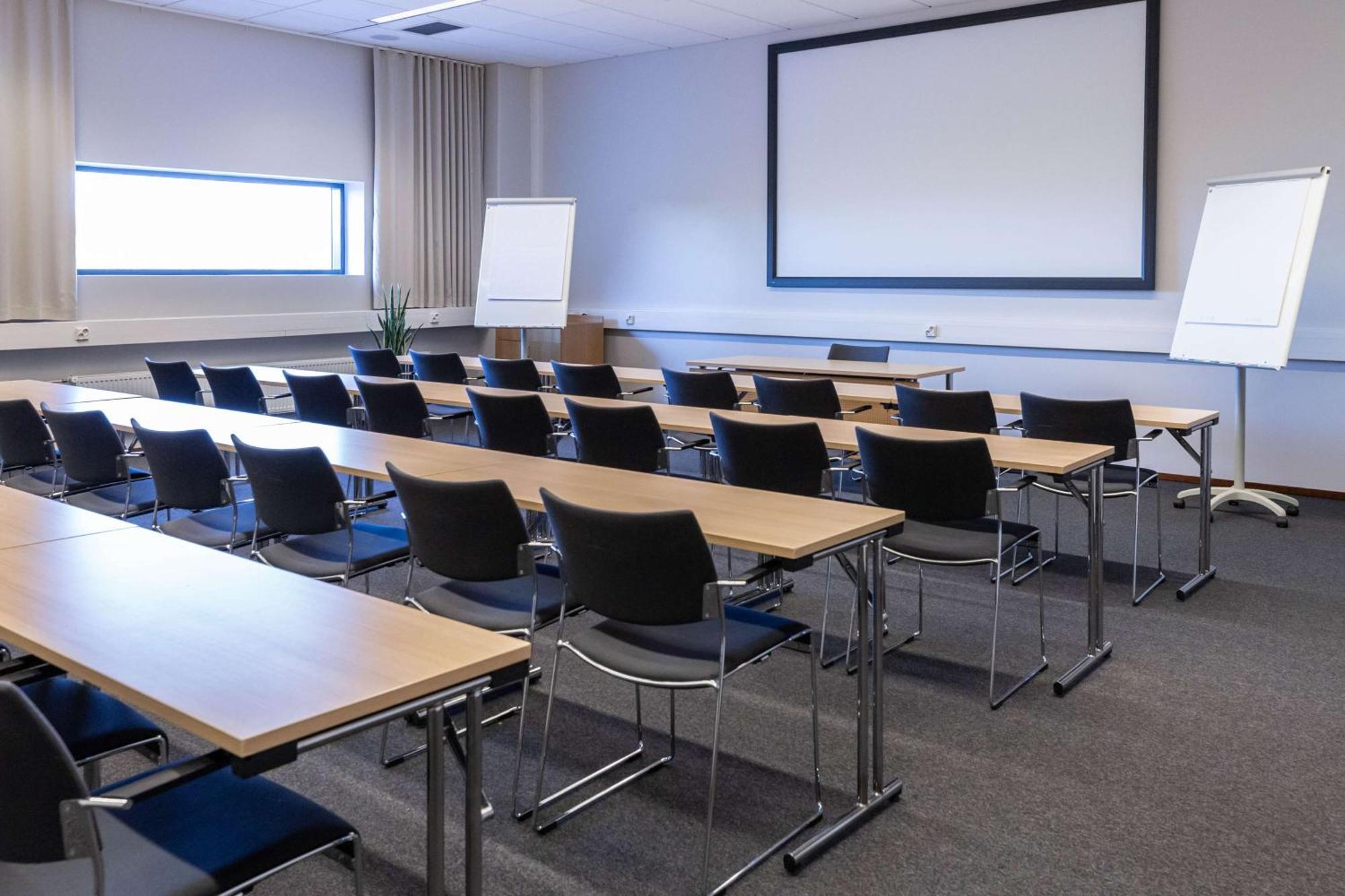 Отель Scandic Helsinki Aviacongress 4*